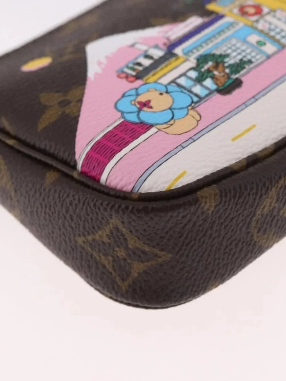 LOUIS VUITTON Vivienne Mini Pochette Accessoires Pouch M81637 LV Auth 189294SM